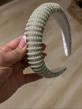 Pearl-Embellished Padded Headband - Cream Pearl